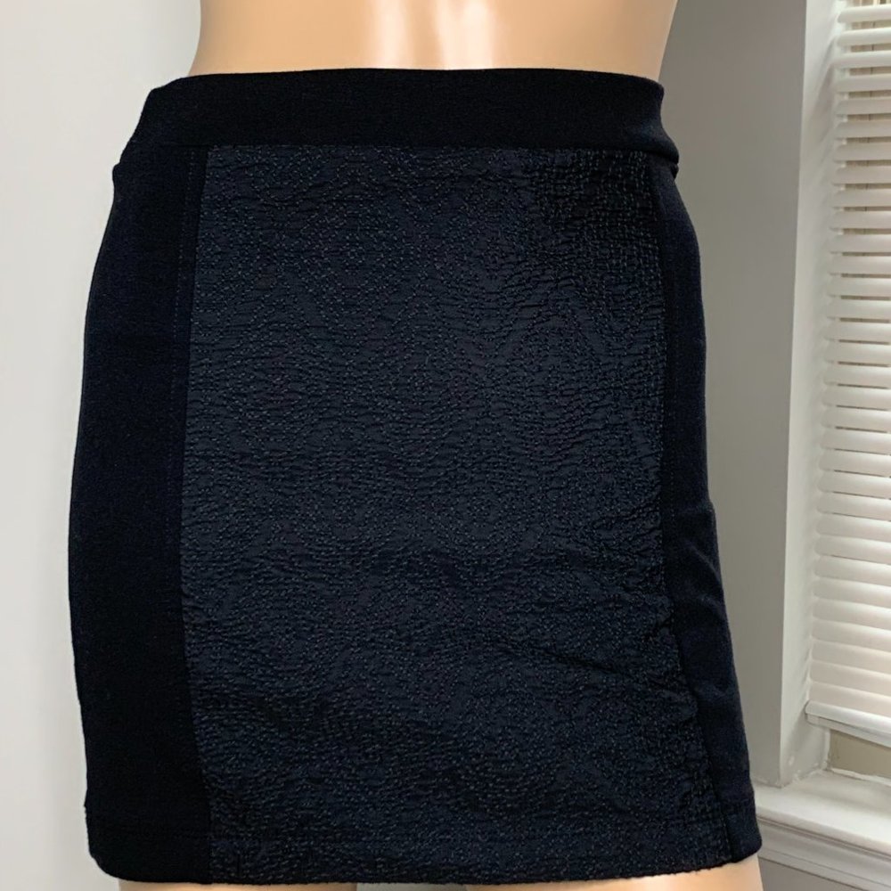 American Eagle Outfitters pencil skirt 2 pattern Size 0